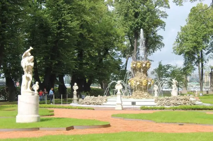 Why is the garden in St. Petersburg called Summer and what is interesting about it