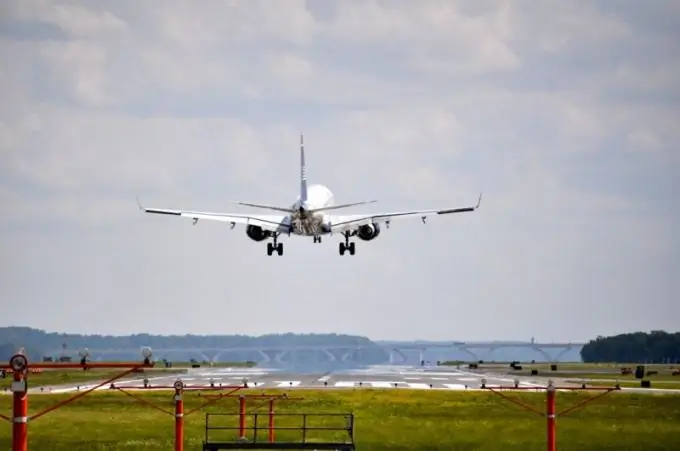 Cum se află ora plecării avionului