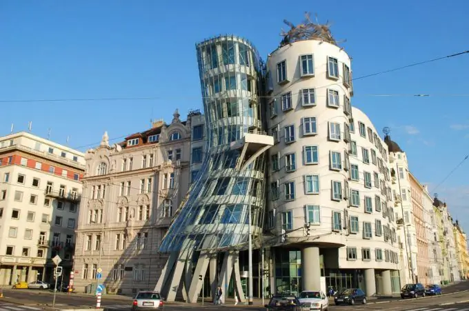 Dancing House ở Prague: mô tả, lịch sử, các chuyến du ngoạn, địa chỉ chính xác