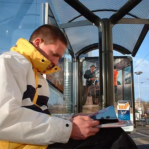 Kaip sužinoti „hop-on hop-off“autobusų tvarkaraštį Sankt Peterburge