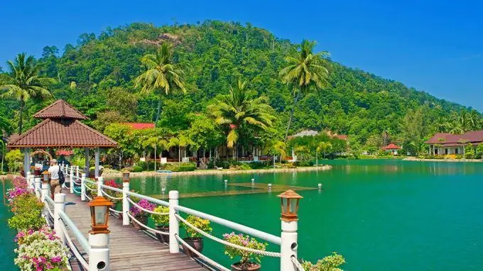 Quines coses interessants li esperen a un turista a Koh Chang?